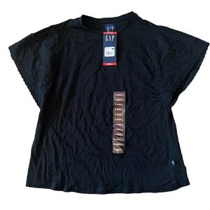 GAP Women XS Eyelet Flutter Short Sleeve Scoop Neck Shirt (True Black)